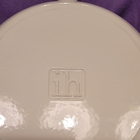 0705. inspired home Bel Fer White Enameled Cast Iron 10.25" Skillet Limited Ed. - Picture 3 of 7